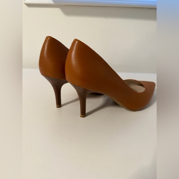 Alfani Size 7.5 Step ‘N Flex Pointed-Toe Pumps - Cognac Tan - Picture 9 of 16